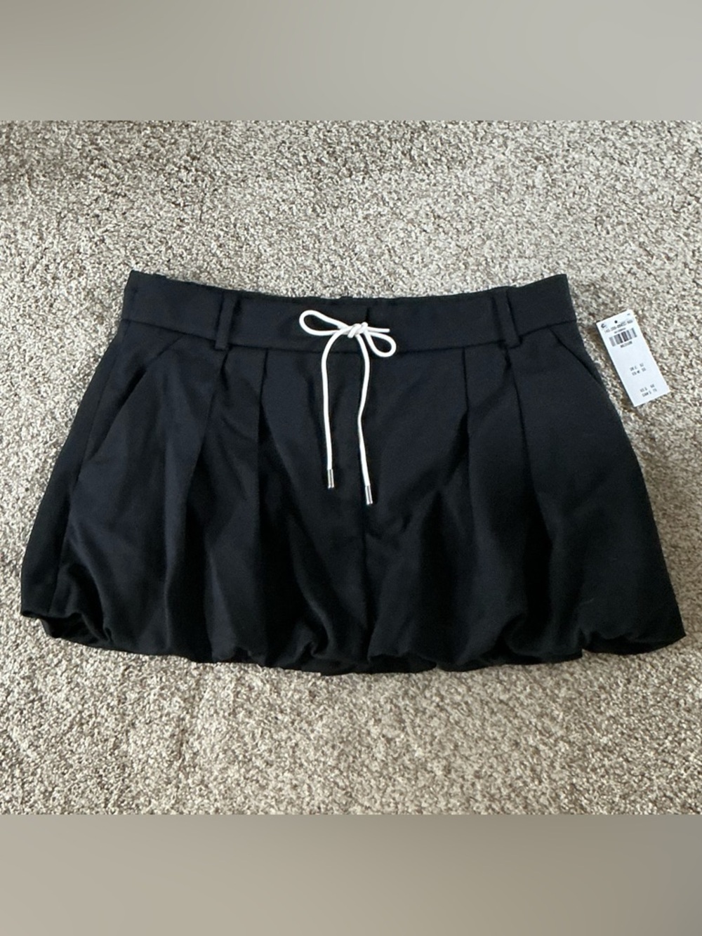 NWT Abercrombie & Fitch Black Pleated Bubble Hem Mini Skirt/Skort